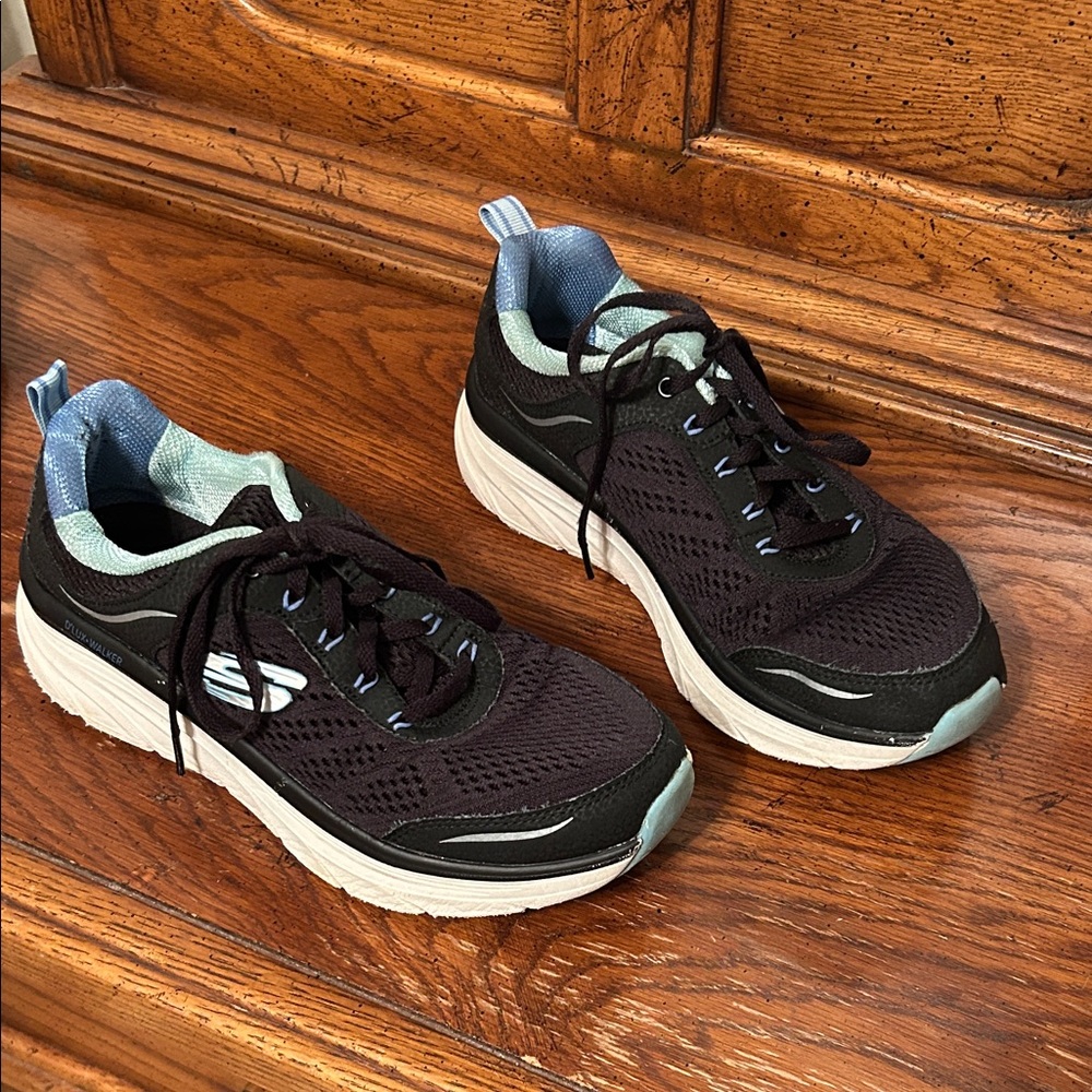 skechers  womens relaxed fit daily walker